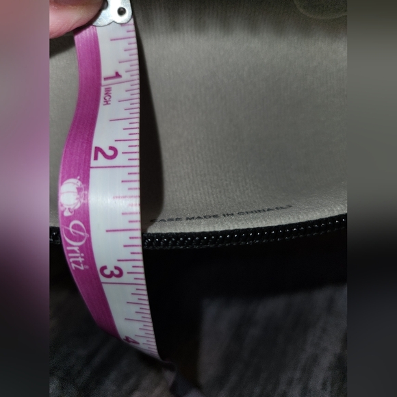 Vogue Clamshell Black Glasses‎ Case - Picture 2 of 9